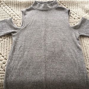 GAP shoulder cropped ribbed turtle neck